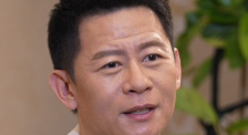 大胸裸女